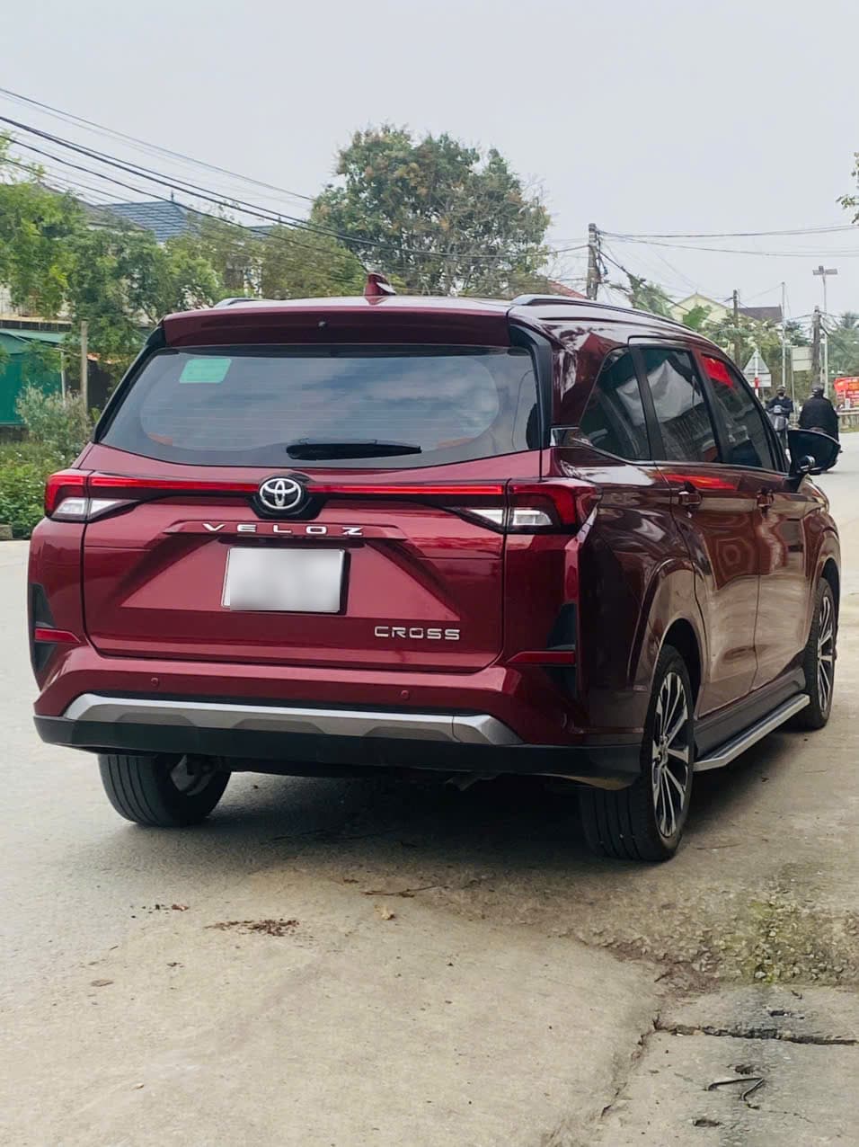 Xe Toyota Veloz Cross màu trắng chụp thực tế tại Việt Nam